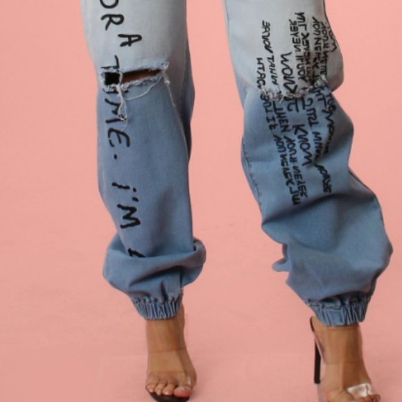 Wide Leg Stretch Jeans With Writing - Picture 2 of 2